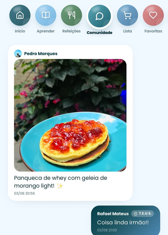 Print da comunidade do Web App: usuária compartilhando uma refeição e recebendo comentário